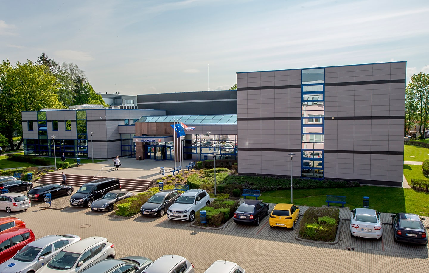 Das Unigebäude Jessenius Universität in Martin aus der Frontperspektive.