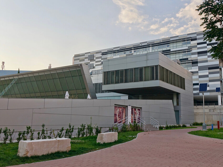 medical-school-split-1066x800